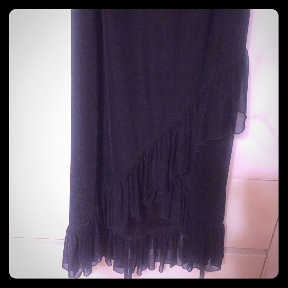 Due Per Due Ruffle Dress - Picture 2 of 4
