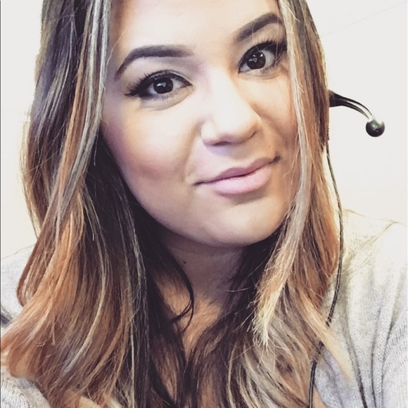 Meet your Posher, Kara - Picture 1 of 1