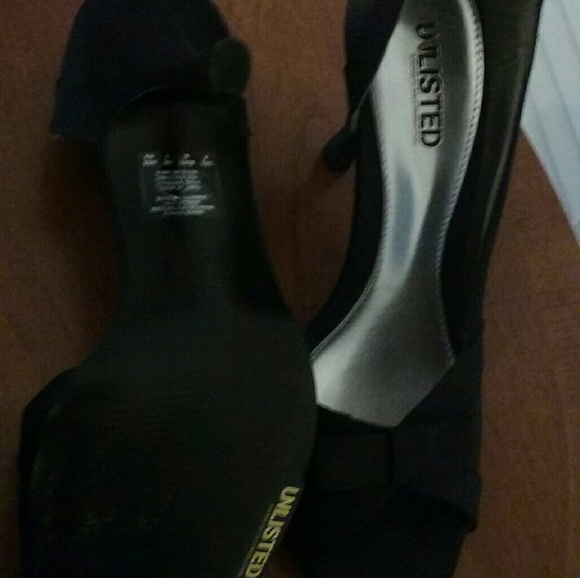 Unlisted Black Heels with Bow! Beautiful! - Picture 3 of 3