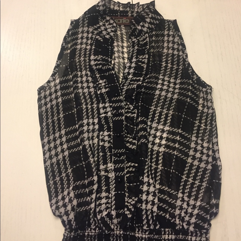 Black and White Sleeveless Top