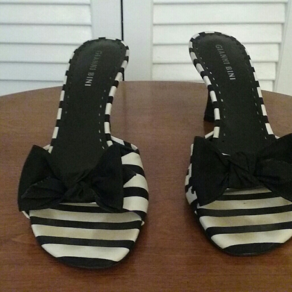 Gianni Binion Black & White Heels!