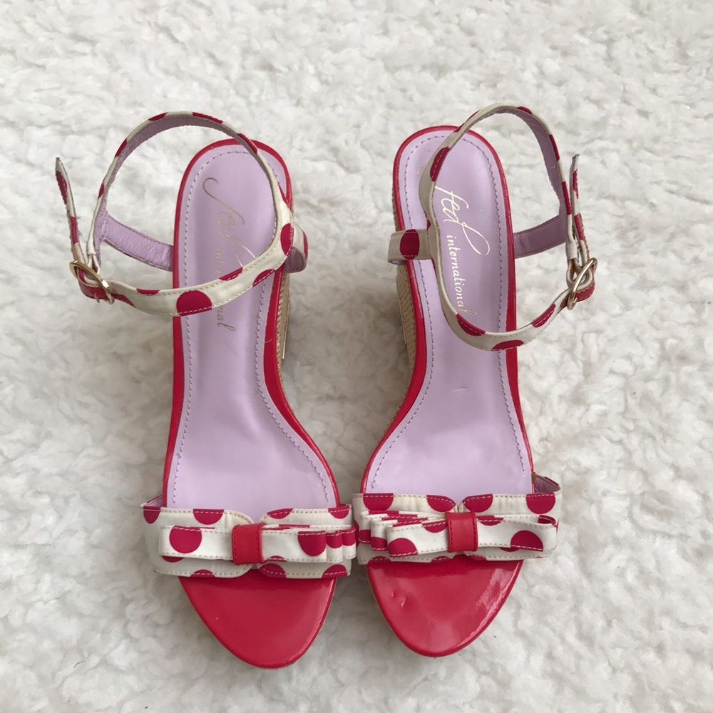 FED Red Dots & Bow Heels