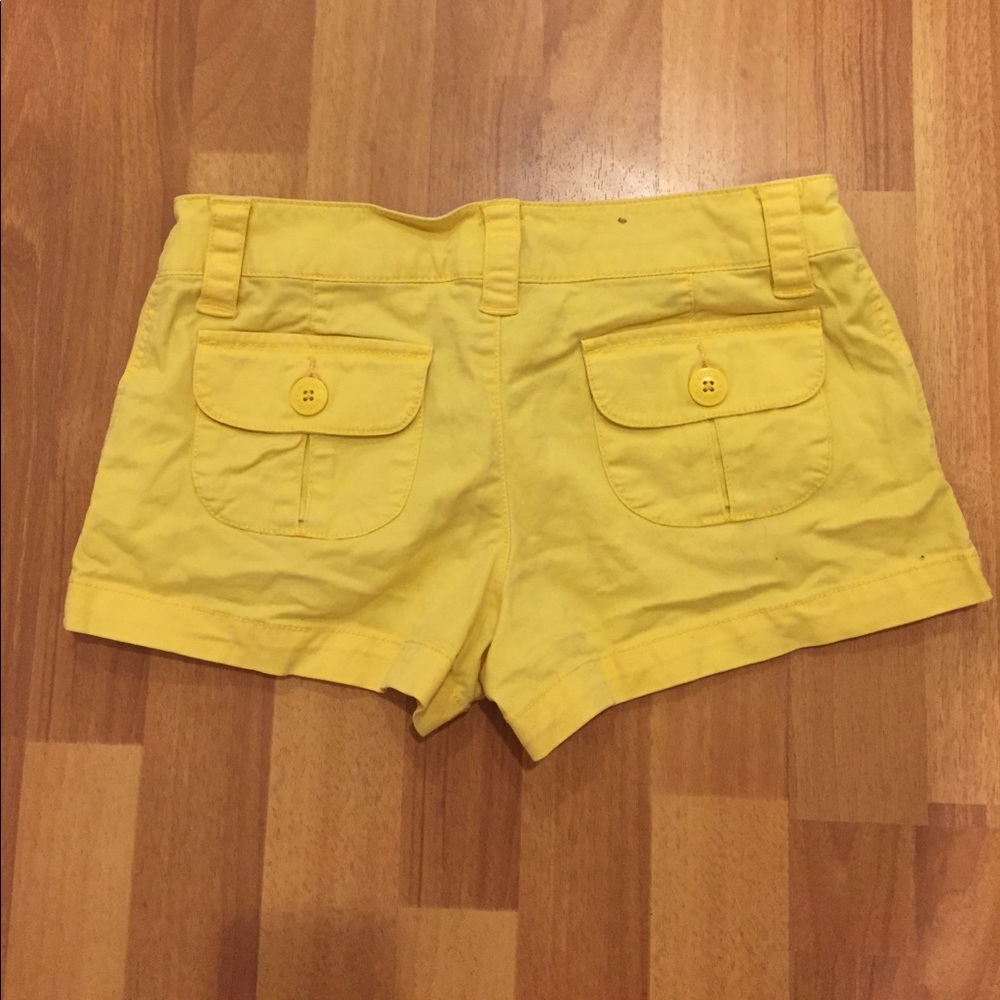 Adorable yellow shorts!