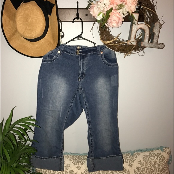 Capris - Picture 1 of 1