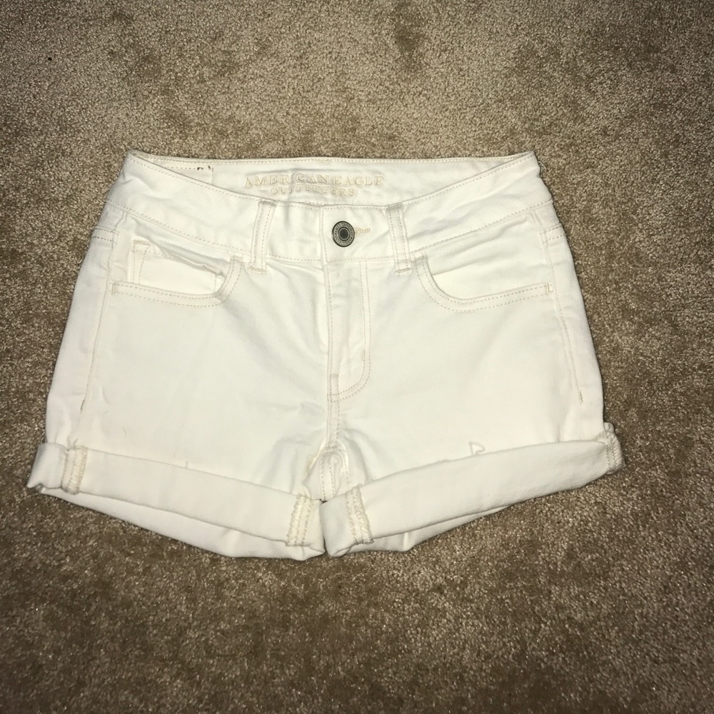 American Eagle white shorts