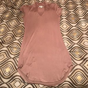 Slim dress with choker