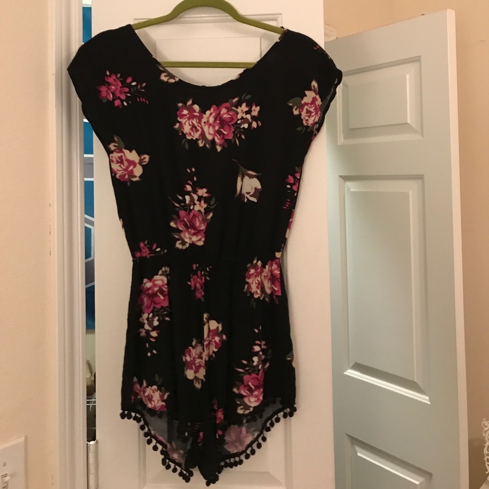 Black and floral romper BARELY WORN