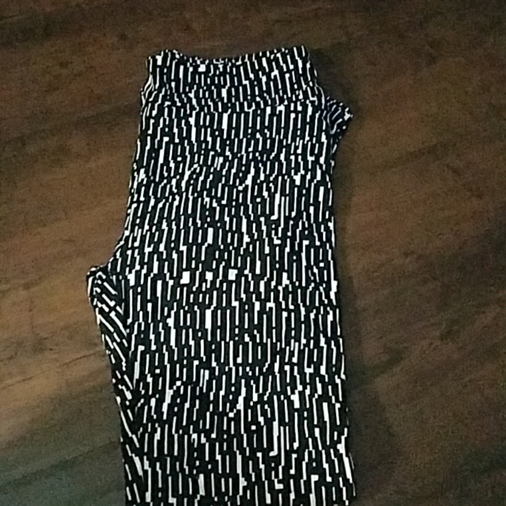 ONE SIZE LULAROE LEGGINGS