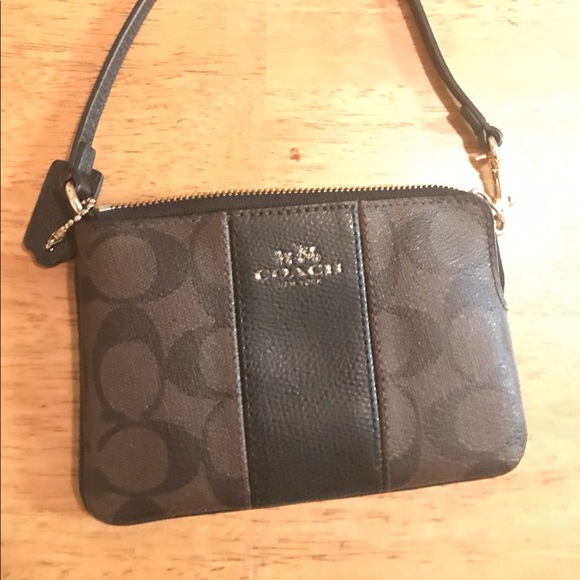 Coach wristlet - Picture 2 of 3