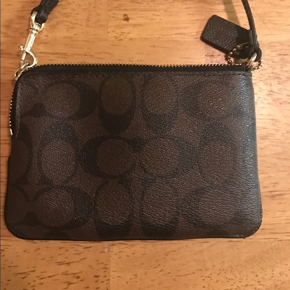 Coach wristlet - Picture 3 of 3