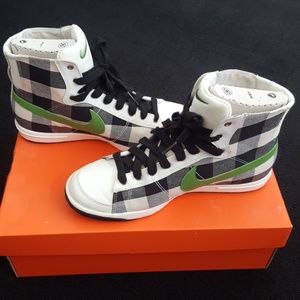 NIKE Blazer Mid Women's