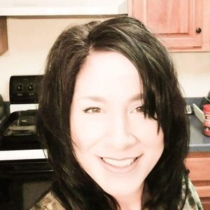 Meet your Posher, Suzanne