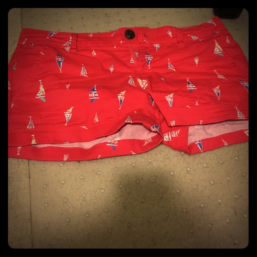 SO patterned shorts 🔴⛵️