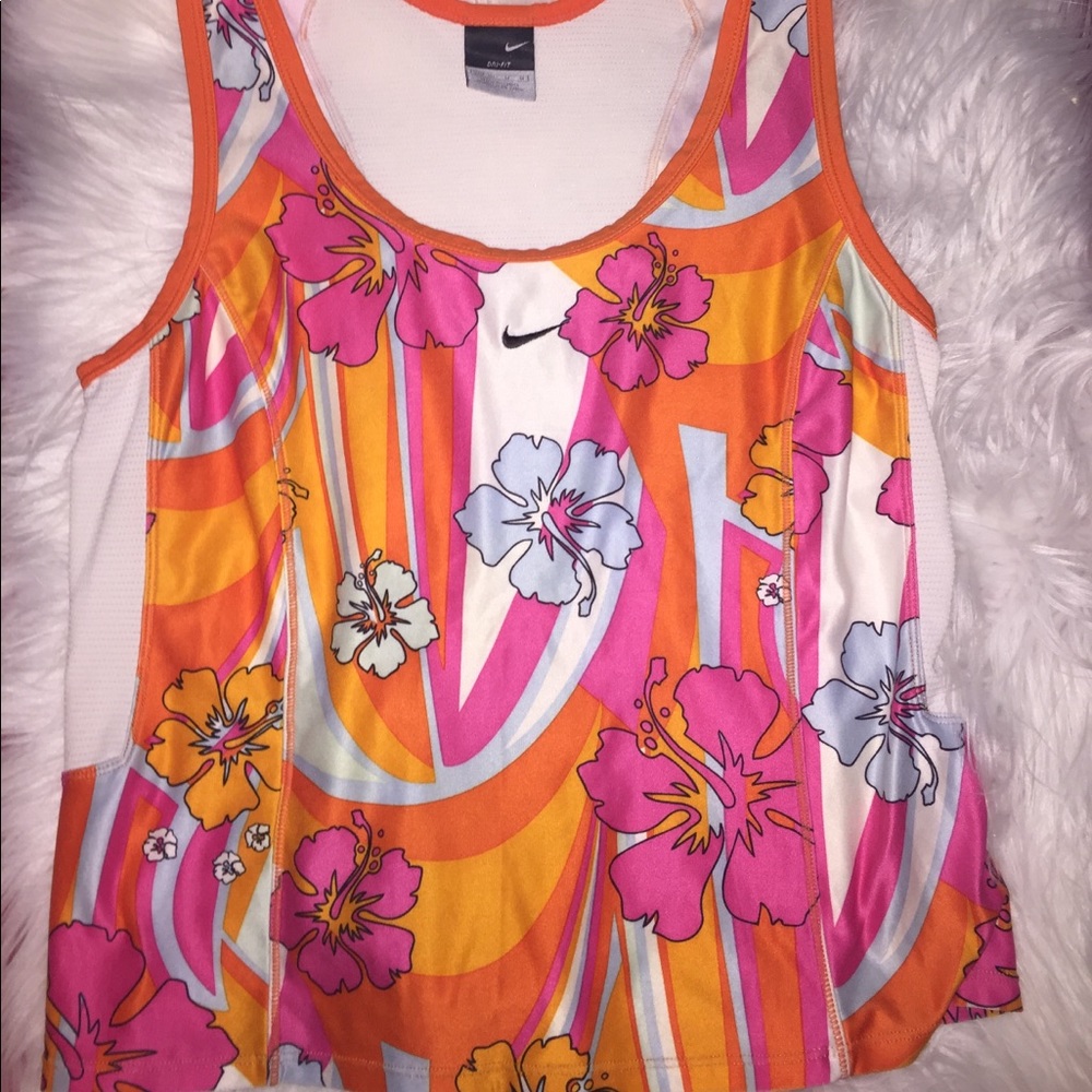 Cute floral Nike workout tank!