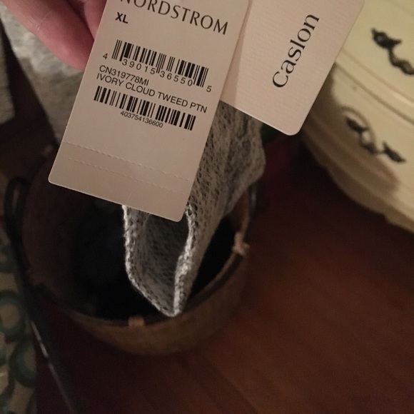 White and gray long sweater with pockets - Picture 4 of 5