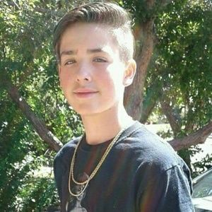 Meet your Posher, Devin