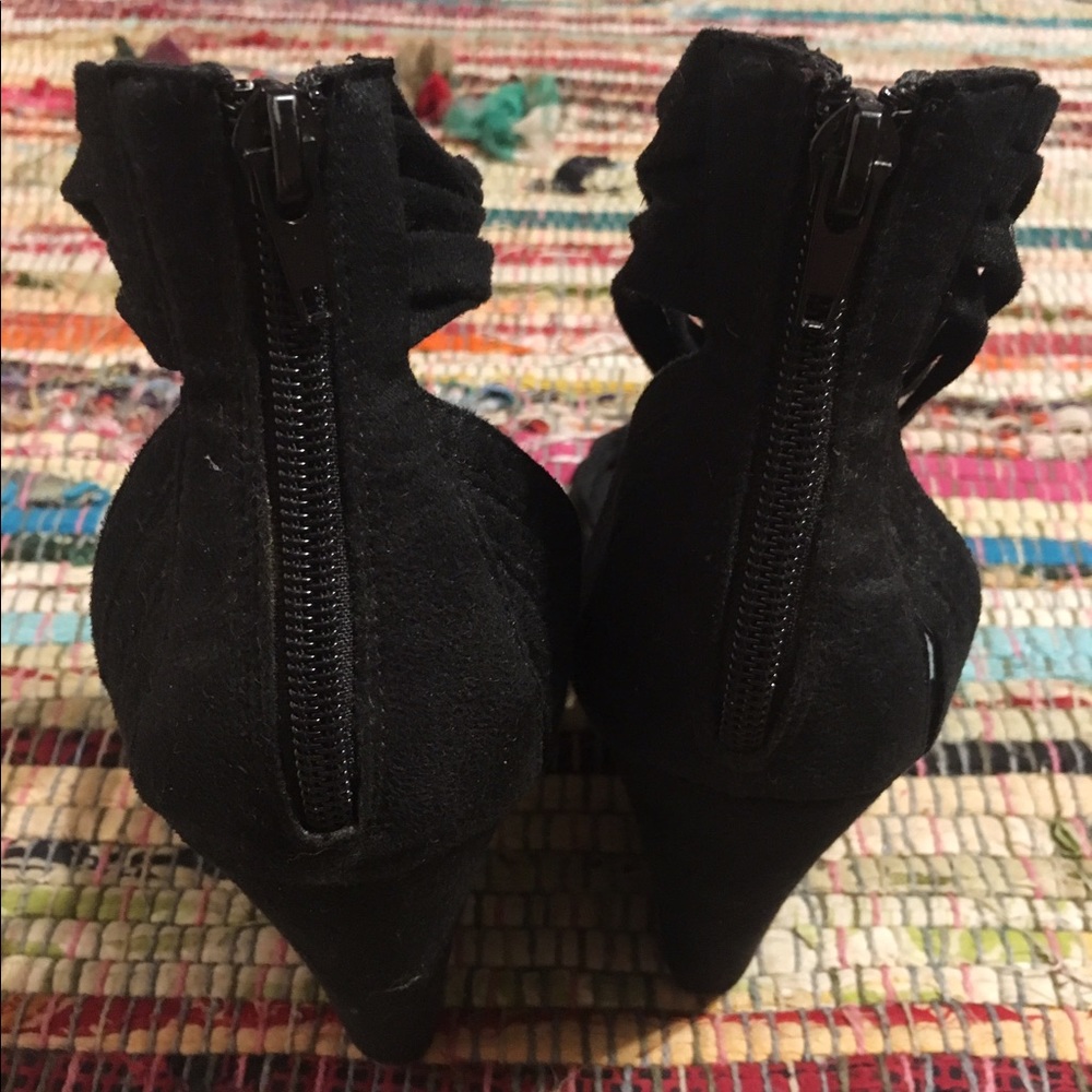 Strappy Wedges - Picture 2 of 4