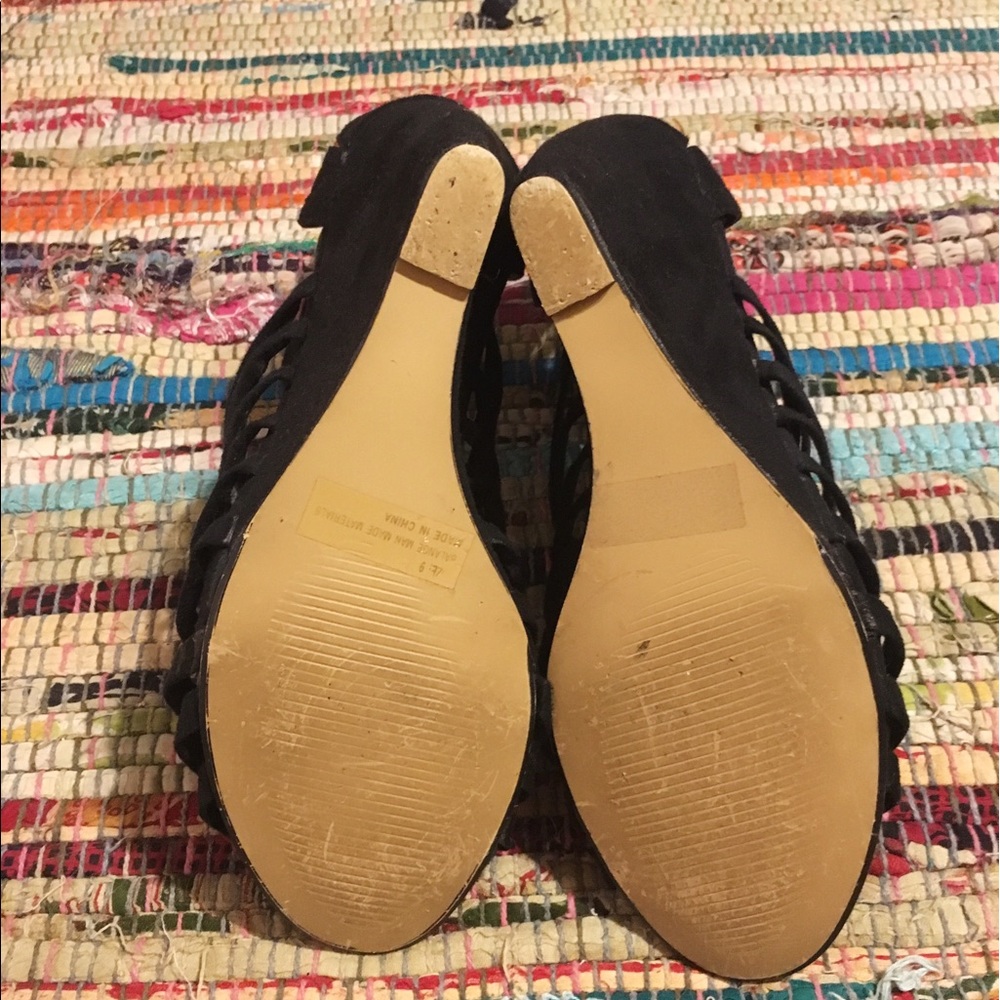 Strappy Wedges - Picture 4 of 4