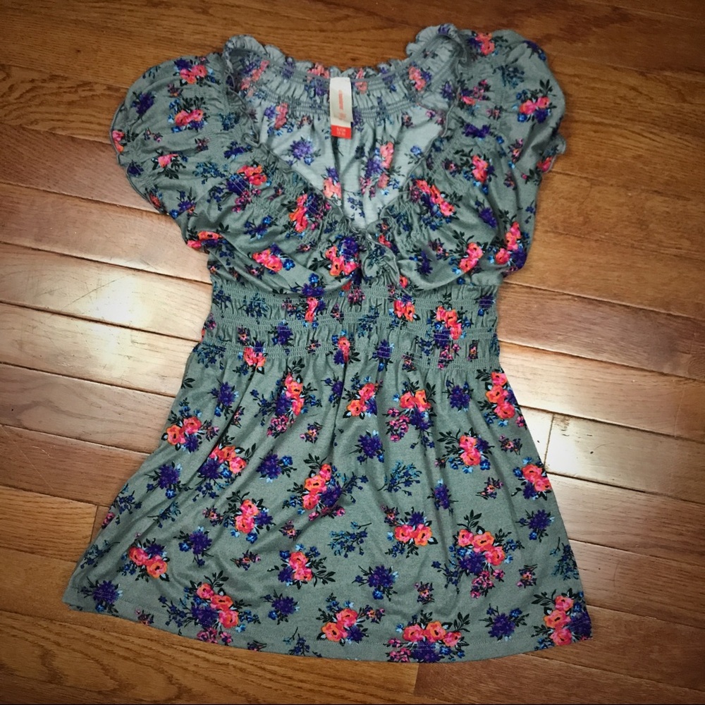 Grey Floral V-Neck Empire Ruched Top - Small