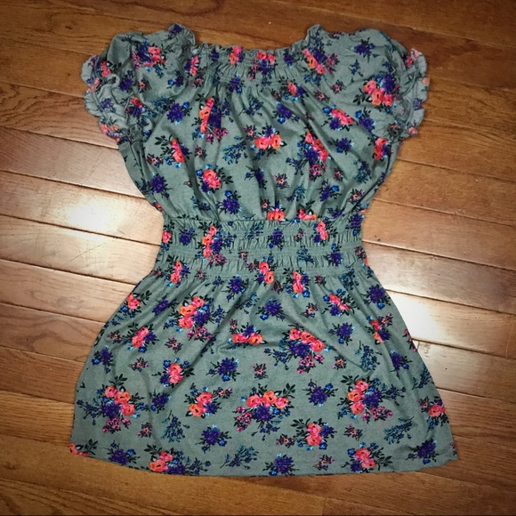 Grey Floral V-Neck Empire Ruched Top - Small - Picture 3 of 4