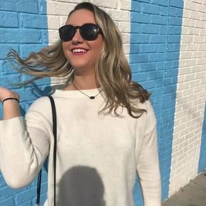 Meet your Posher, Caitlin