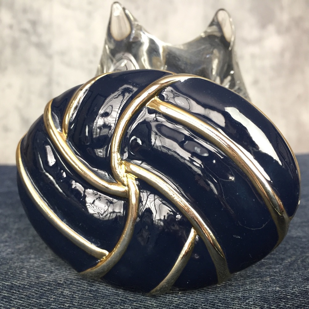 NAUTICAL VINTAGE DAY-LOR GOLD & NAVY BELT BUCKLE!!