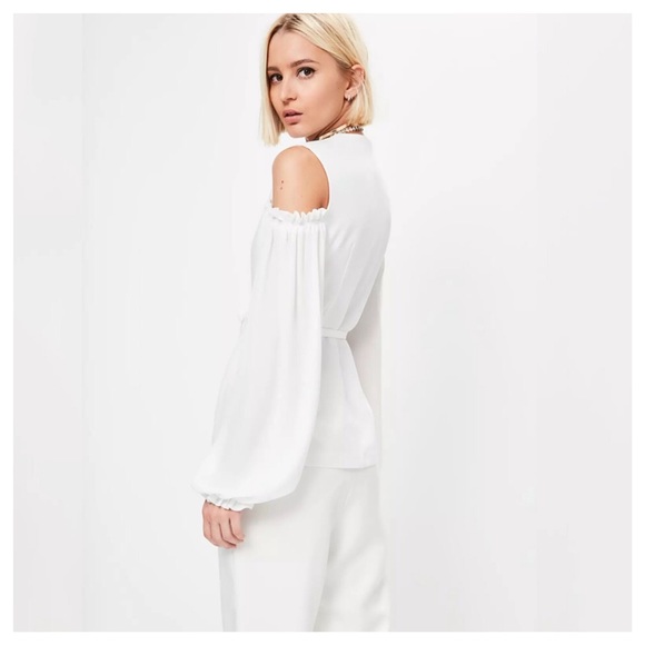 Off White Ruffle Cold Shoulder Tie Front Top D40 - Picture 3 of 6