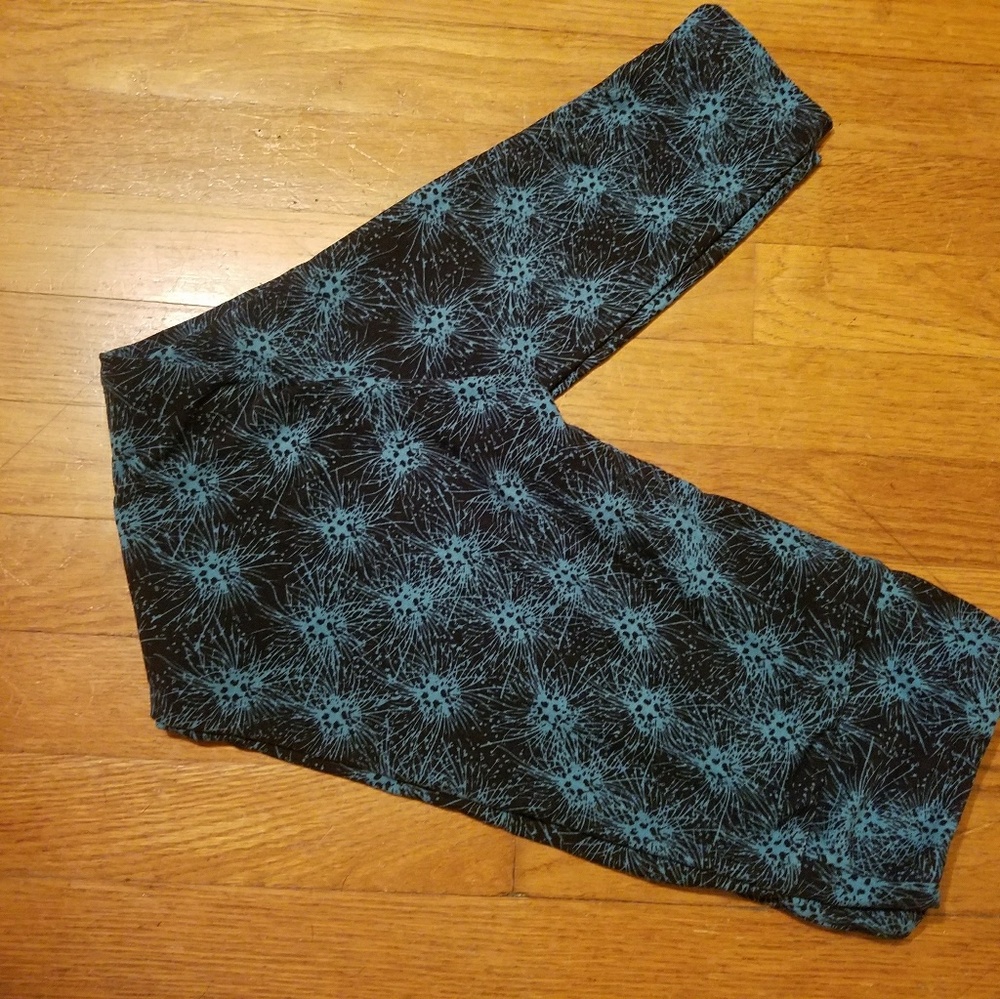 NWOT Lularoe one size leggings