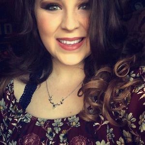 Meet your Posher, Bethany