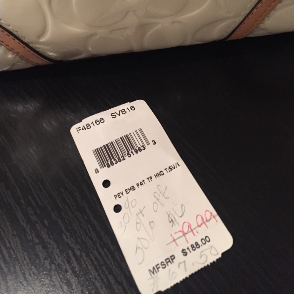 Coach cream patent handbag - Picture 3 of 6