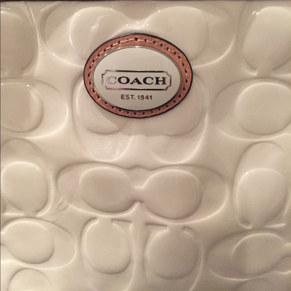 Coach cream patent handbag - Picture 2 of 6