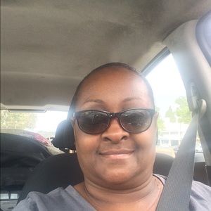 Meet your Posher, Julee