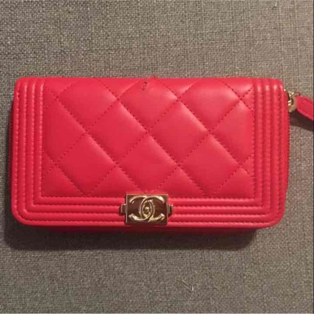Red Chanel wallet