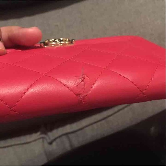 Red Chanel wallet - Picture 4 of 4