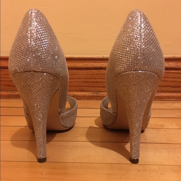 Heels - Picture 3 of 3