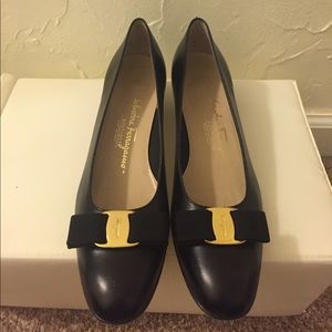 Preppy-Chic Ferragamo Heels