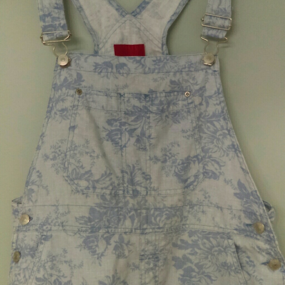 Fun Floral cotton blend Capri Overalls 5 Pockets M