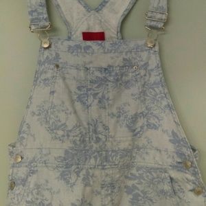 Fun Floral cotton blend Capri Overalls 5 Pockets M