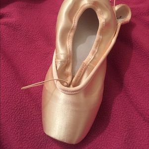 Ballet pointe shoes