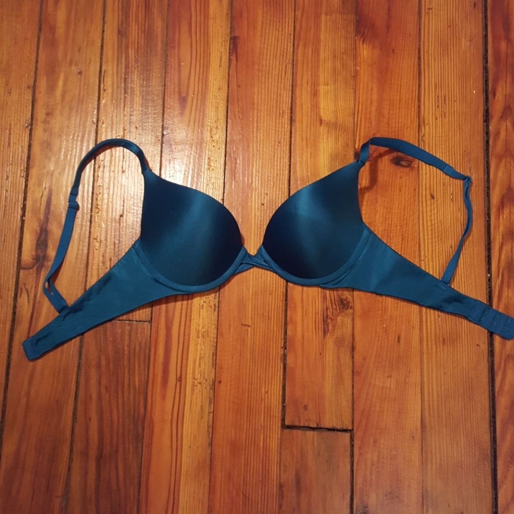 NWOT Victoria's Secret Bra 34B   $13 obo