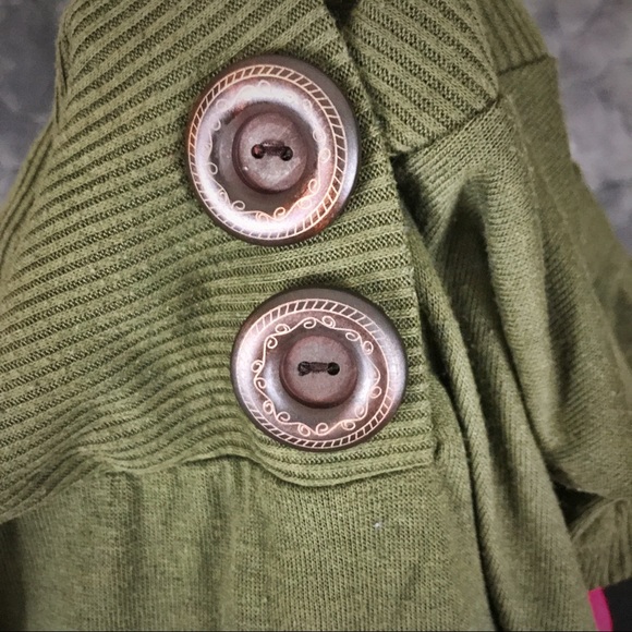 Olive Green Shawl Collar V-Neck Top Small - Picture 2 of 2