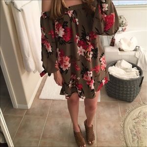 Hawaiian floral dress 🌺 size large