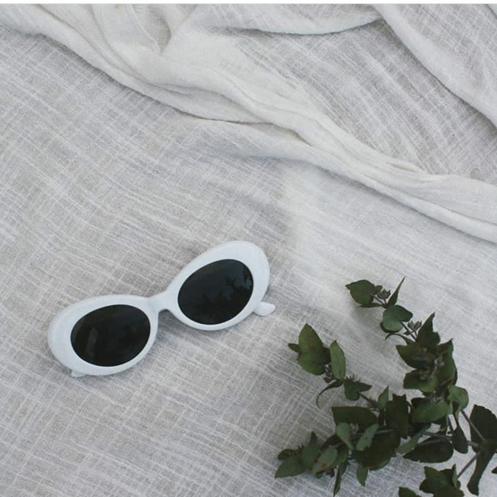 White cat eye framed boho trendy summer sunglasses - Picture 3 of 5
