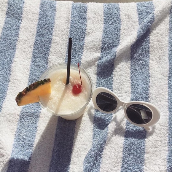 White cat eye framed boho trendy summer sunglasses - Picture 2 of 5