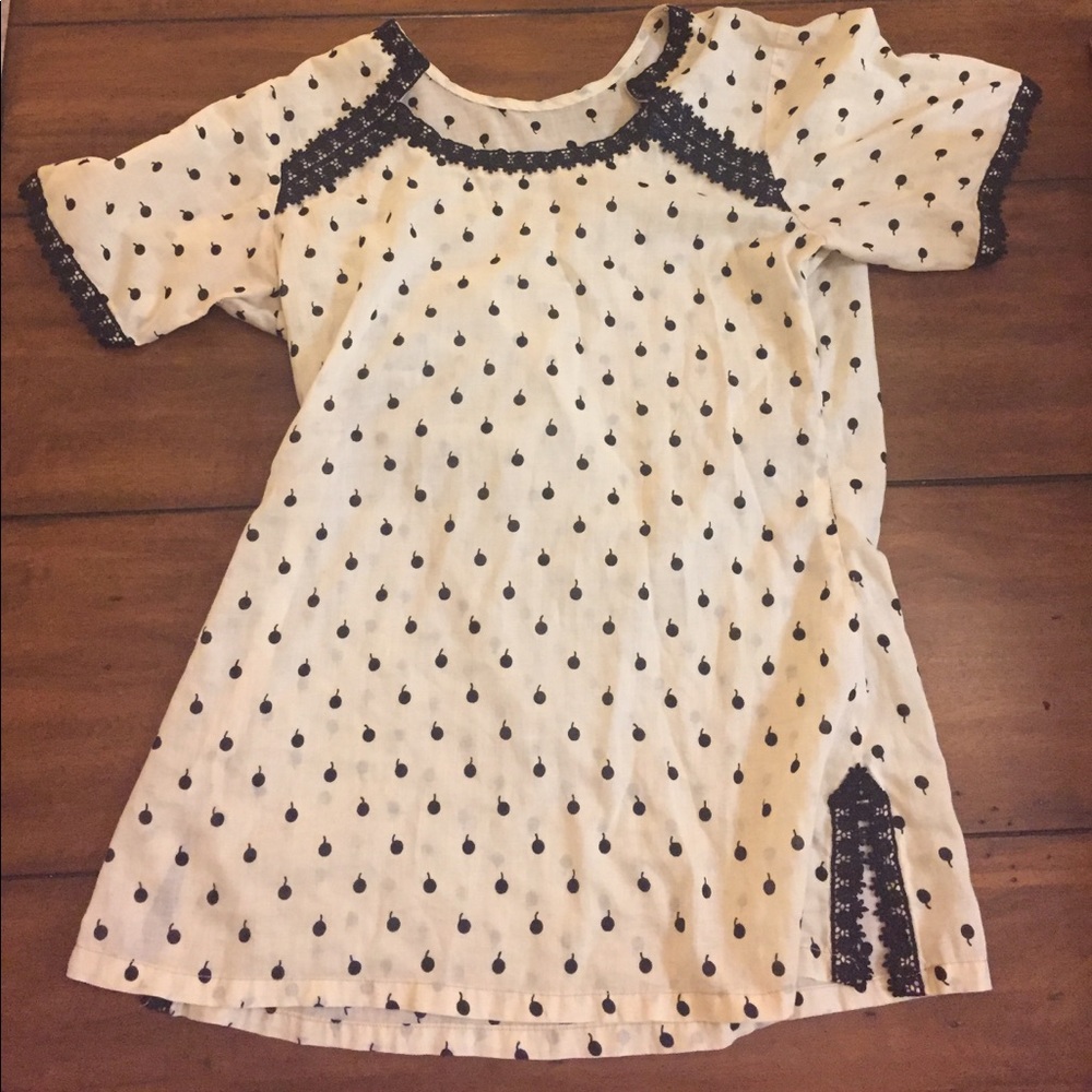 White & black top! Only worn once!