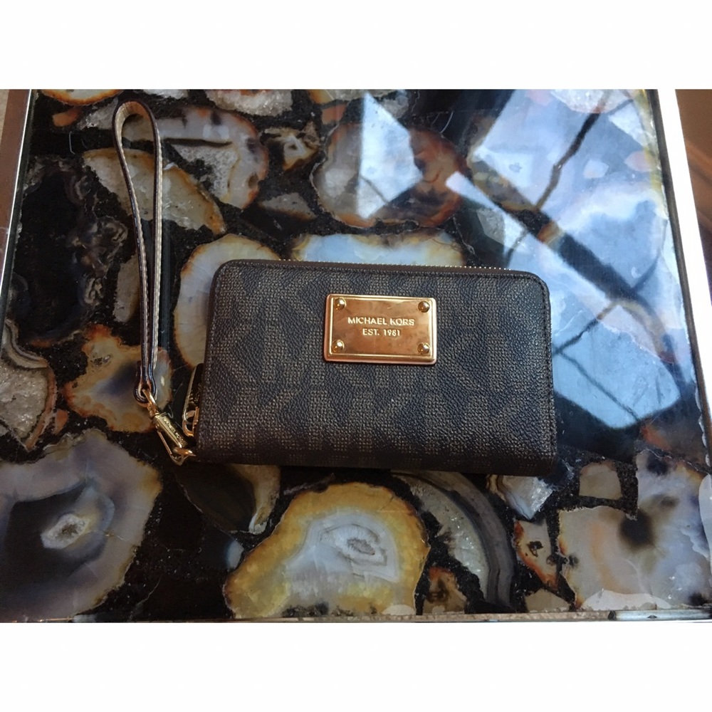 MIchael Kors wallet with detachable wristlet