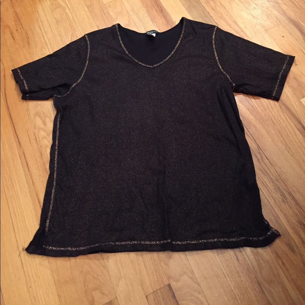 By Design generous & stretchy black/copper Vneck