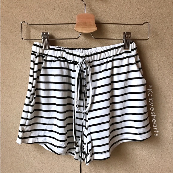 2 Piece Stripe Lounge Top & Shorts Set - Picture 4 of 4