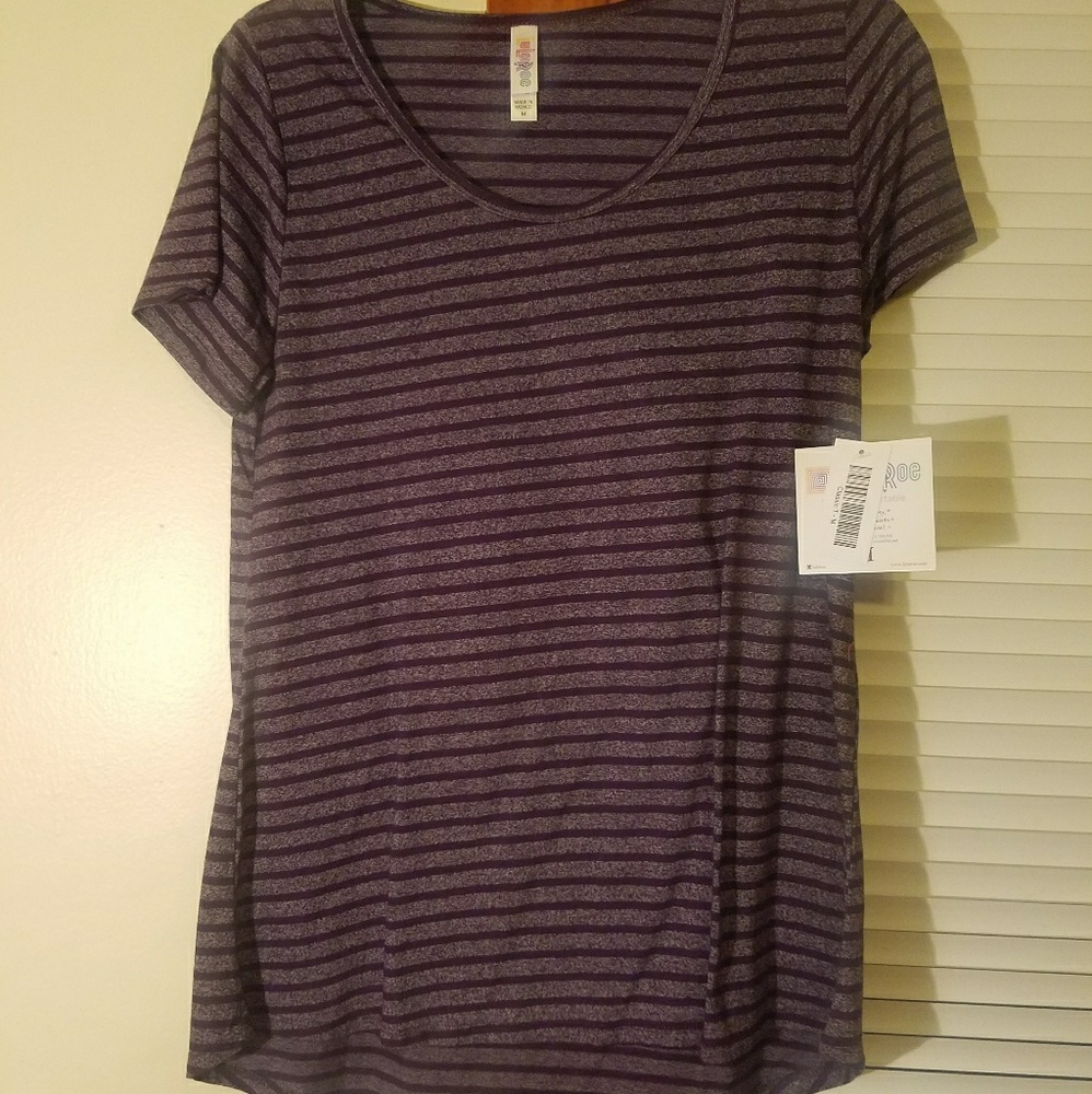 NWT Lularoe Medium classic T