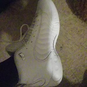 Shoe